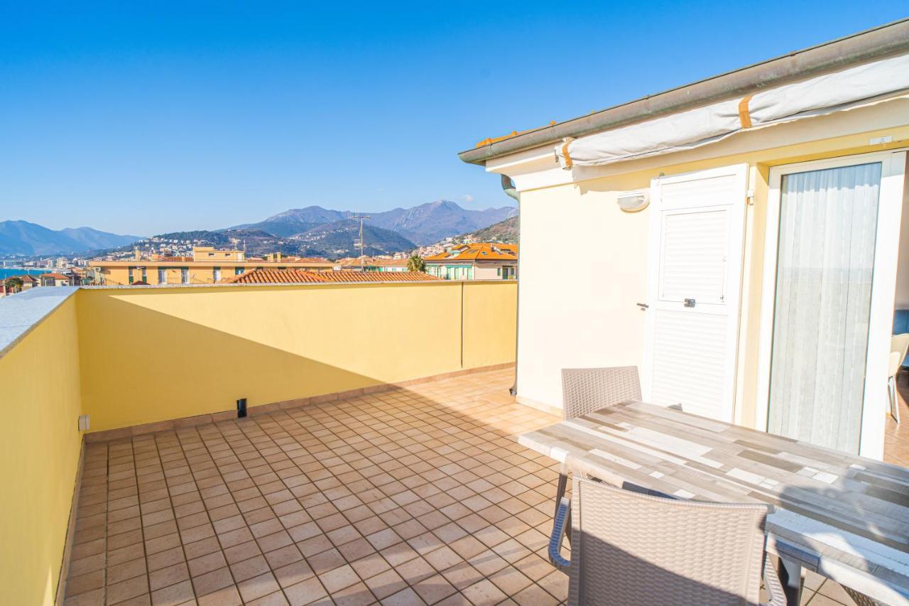 Residence Villa Gloria Borgio Verezzi Buitenkant foto