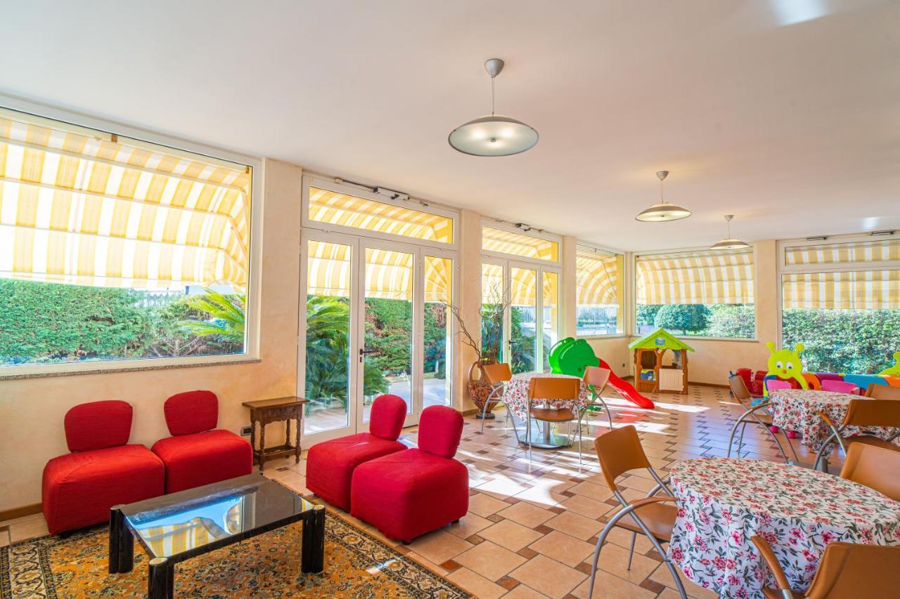 Residence Villa Gloria Borgio Verezzi Buitenkant foto